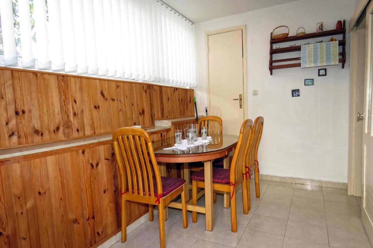 Apartments By The Sea Drasnice, Makarska - 5265 Dış mekan fotoğraf